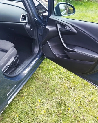 Opel Astra cena 32500 przebieg: 200000, rok produkcji 2015 z Olsztyn małe 667